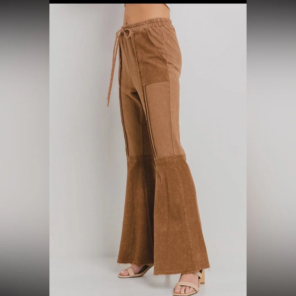 Mineral Washed Flared Sweat Pant - Picture 3 of 4